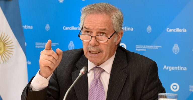 Canciller argentino agradece al Gobierno de Piñera por -peligroso- apoyo a reclamación territorial que va del Atlántico Sur al Punto F del Pacífico Austral