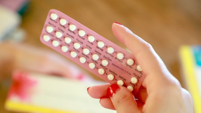 Si tengo Covid-19 ¿debo suspender el método anticonceptivo?