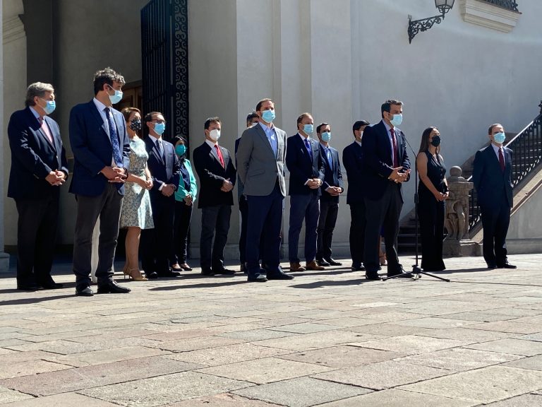 Ministros se cuadran en La Moneda con Piñera tras rechazo de acusación constitucional en su contra