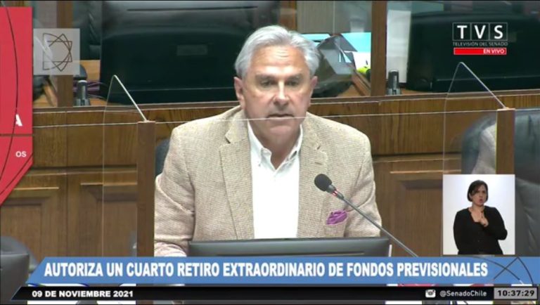 “Este proyecto es un engaño”: Moreira se retiró de la sala del Senado molesto y no votará el cuarto retiro