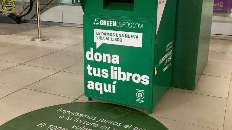 ¿Qué hacer con textos en desuso? Nuevo punto de reciclaje de libros en Mall Barrio Independencia