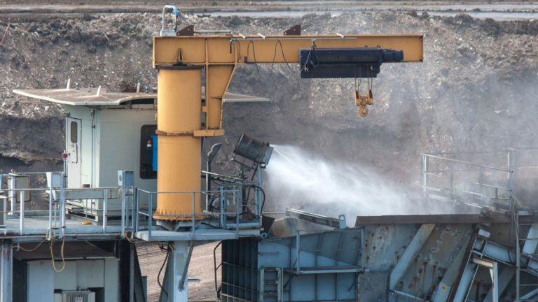 Control de polvo en la producción industrial disminuye el impacto ambiental en minería, construcción y otros rubros