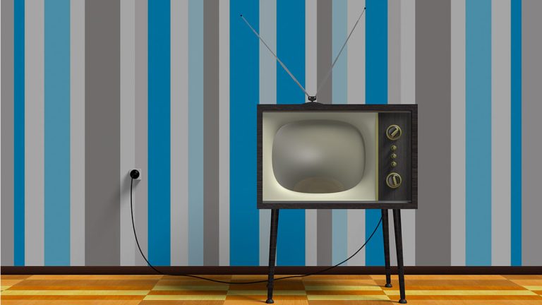 Celebrando 95 años de la televisión: Chile ocupa el tercer lugar en consumo de TV en Latinoamérica