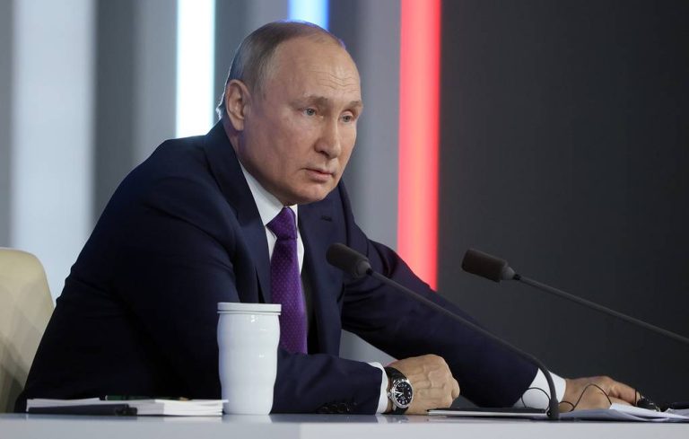 Putin afirma que las relaciones estratégicas de Rusia y China estabilizan los asuntos internacionales