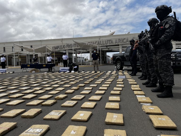 Policía Marítima detuvo a la altura de Arica embarcación peruana con más de 1,3 toneladas de droga