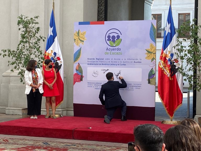 Boric firmó proyecto de acuerdo para la adhesión de Chile a Escazú