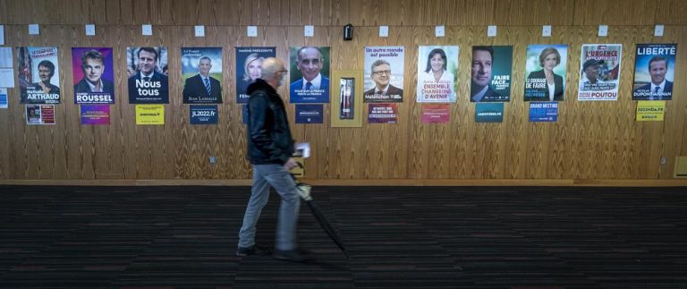 Francia: Día de primera vuelta de elección presidencial con 12 postulantes